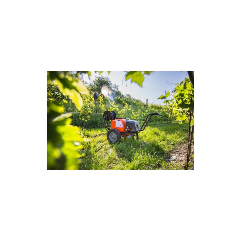 POMPA A CARRIOLA A  BATTERIA 40 L